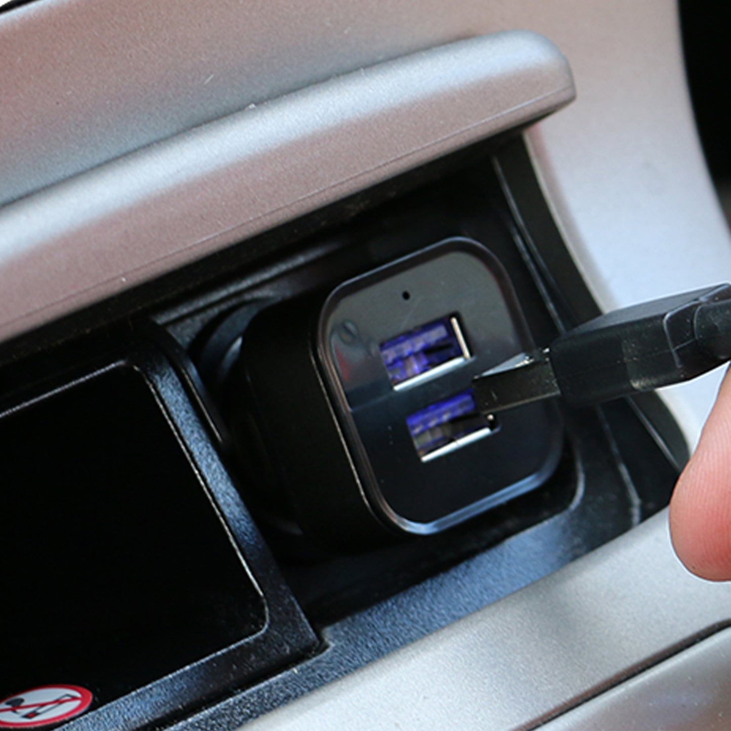 2-Port Car Charger, Powers Up Two Devices Simultaneously